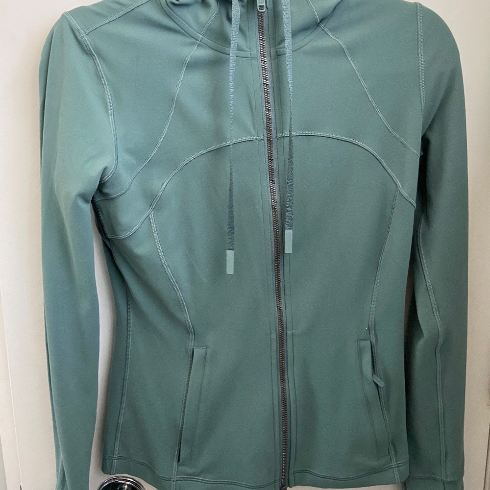 Lulu zip up
